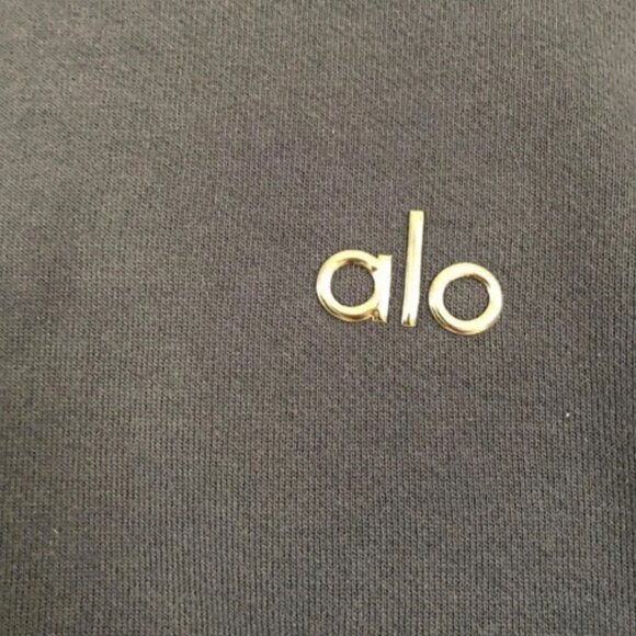 ALO Yoga Black Crewneck Sweater Minimalist Design & Small & Black & NWOT - Picture 2 of 6